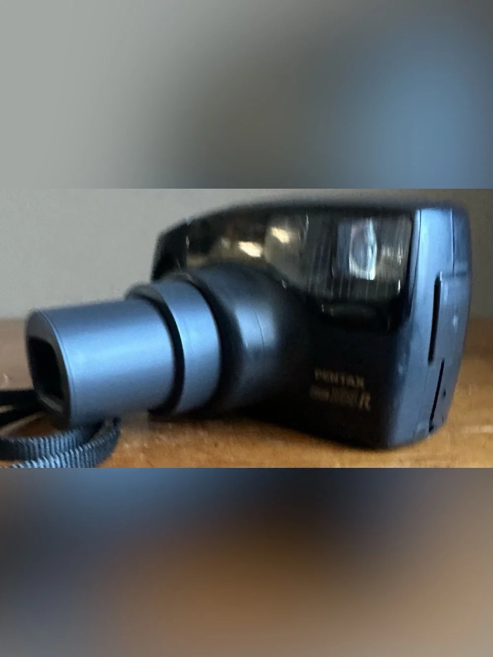 Pentax Zoom 105-R Compact 35mm Point & Shoot Film Camera w/ 105mm Zoom Lens